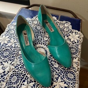 •	Green/ Turquoise Enzo Anglioni Italian Ballet Style Low Heel Pumps - 7.5M